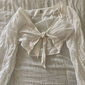 Aritzia long sleeve crop top